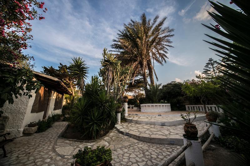 L'Oasi Villaggio Albergo Фавиньяна Экстерьер фото